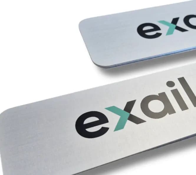 Usinage et sérigraphie sur plaques métalliques